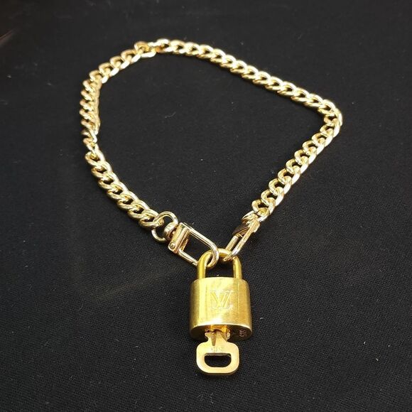 Authentic Louis Vuitton Lock And Key With Unbranded Chain #315 - Picture 9 of 9